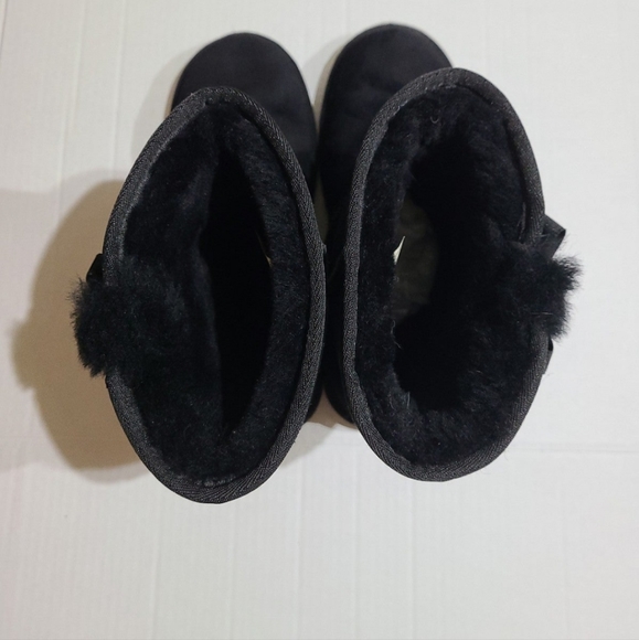 Black koolaburra ugg boots size 10. - Picture 5 of 12